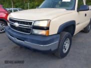 ✅ 2007 Chevrolet Silverado 2500HD Work Truck • VIN: 1GCHC24U97E115034 • Lot: 42288949. Wystawiony na IAAI z przebiegiem 108 638 mil. Bezpłatny archiwum sprzedaży aukcyjnych z USA i szczegółowy raport historii pojazdu na DreamBid. Zdjęcie 6.