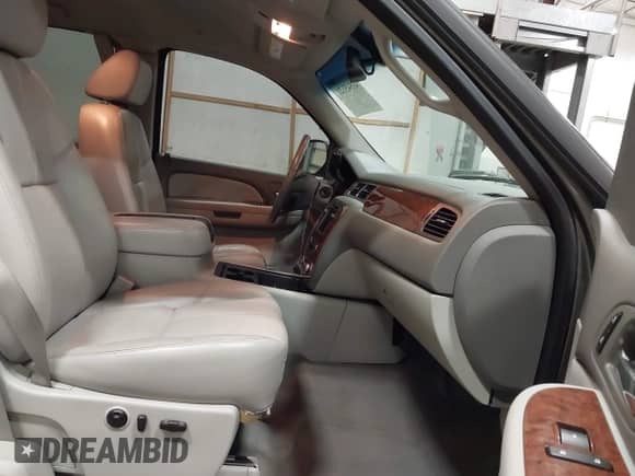 2007 Chevrolet Silverado 1500 1LT with VIN 1GCEK190X7Z522570, listed as a IAAI auction lot 43545121 with 265,464 mi miles and . Bid and sale history available at DreamBid. Image 5.