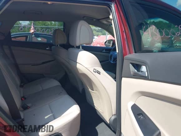 2016 Hyundai Tucson Sport z VIN KM8J3CA23GU199590, wystawiony jako IAAI lot #43000298 z przebiegiem 85 116 mil mil oraz . Historia ofert i sprzedaży dostępna na DreamBid. Obrazek 8.