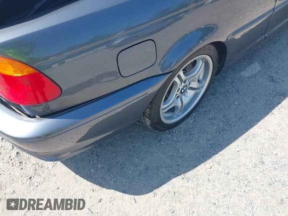 2001 BMW 3 Series 330Ci с VIN WBABS53431JU85127, выставлен на аукционе IAAI как лот 42582464 с пробегом 78 812 миль миль и . История ставок и продаж доступна на DreamBid. Изображение 18.