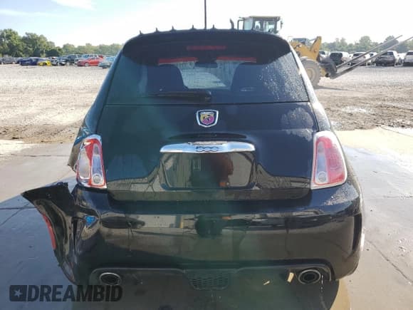 ✅ 2015 FIAT 500 Abarth • VIN: 3C3CFFFH6FT603675 • Lot: 71428835. Wystawiony na Copart z przebiegiem 70 588 mil. Bezpłatny archiwum sprzedaży aukcyjnych z USA i szczegółowy raport historii pojazdu na DreamBid. Zdjęcie 6.