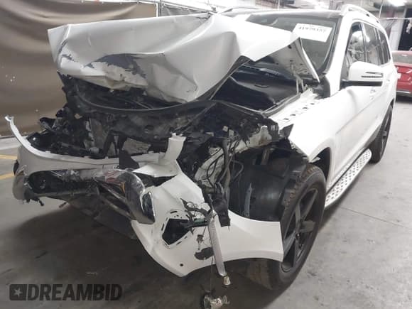 ✅ 2018 Mercedes-Benz GL 450 • VIN: 4JGDF6EE6JA998590 • Лот: 41979357. Опубликован ранее на IAAI с пробегом Не указан. Бесплатный доступ к архиву аукционных продаж из США и подробный отчёт об истории автомобиля на DreamBid. Изображение 6.