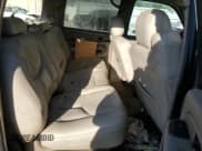 ✅ 2005 Chevrolet Suburban LT • VIN: 3GNEC16Z75G186381 • Лот: 74492794. Опубликован ранее на Copart с пробегом 205 932 миль. Бесплатный доступ к архиву аукционных продаж из США и подробный отчёт об истории автомобиля на DreamBid. Изображение 12.