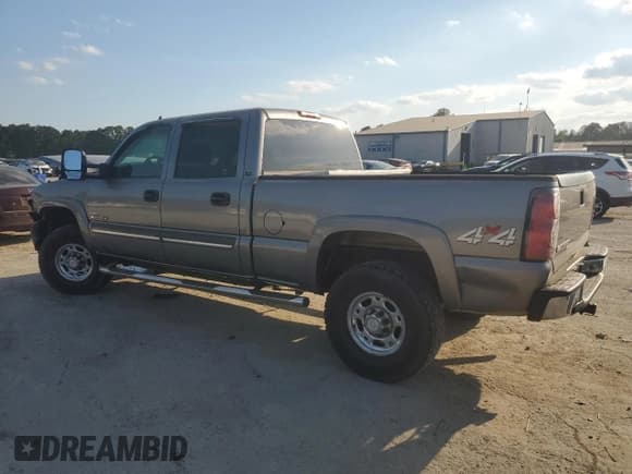 ✅ 2006 Chevrolet Silverado 2500HD LT2 • VIN: 1GCHK23D26F235335 • Lot: 53689785. Wystawiony na Copart z przebiegiem 68 350 mil. Bezpłatny archiwum sprzedaży aukcyjnych z USA i szczegółowy raport historii pojazdu na DreamBid. Zdjęcie 2.