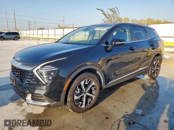 ✅ 2024 Kia Sportage EX • VIN: 5XYK33DFXRG223153 • Lot: 84298855. Listed on Copart with 10,732 mi. Free auction sales archive from the USA and detailed vehicle history report at DreamBid. Image 1.