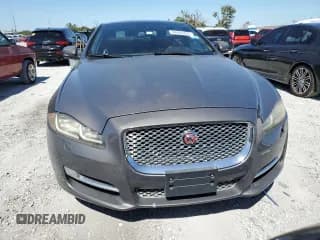 ✅ 2016 Jaguar XJ Portfolio • VIN: SAJWA2G7XG8V97161 • Lot: 86480725. Wystawiony na Copart z przebiegiem 76 892 mil. Bezpłatny archiwum sprzedaży aukcyjnych z USA i szczegółowy raport historii pojazdu na DreamBid. Zdjęcie 5.