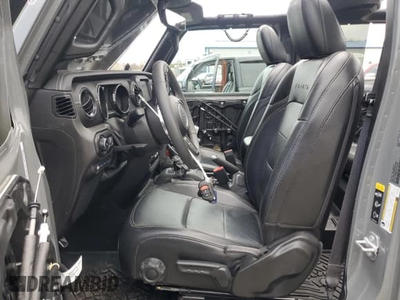 ✅ 2023 Jeep Wrangler Sahara • VIN: 1C4JJXP69PW516059 • Лот: 91528835. Опубликован ранее на Copart с пробегом 41 462 миль. Бесплатный доступ к архиву аукционных продаж из США и подробный отчёт об истории автомобиля на DreamBid. Изображение 7.