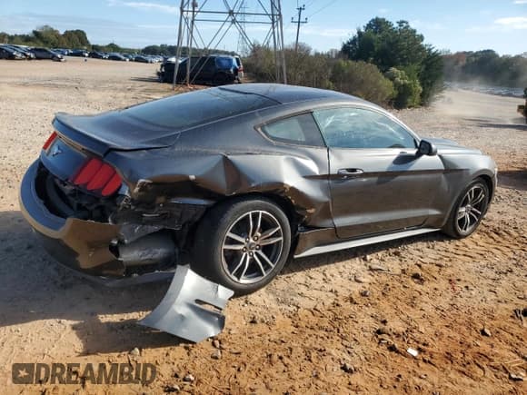 ✅ 2017 Ford Mustang EcoBoost • VIN: 1FA6P8TH9H5338586 • Lot: 82315185. Listed on Copart with 37,476 mi. Free auction sales archive from the USA and detailed vehicle history report at DreamBid. Image 3.