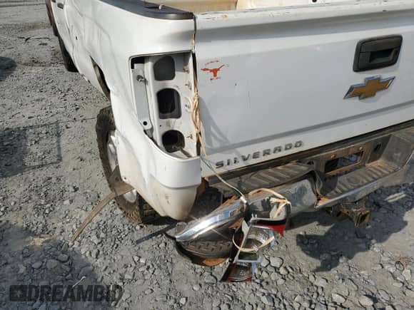 2015 Chevrolet Silverado 2500HD Work Truck z VIN 1GC1KUEG4FF128047, wystawiony jako Copart lot #52867355 z przebiegiem 91 860 mil mil oraz Szkoda całkowita • Salvage title. Historia ofert i sprzedaży dostępna na DreamBid. Obrazek 9.