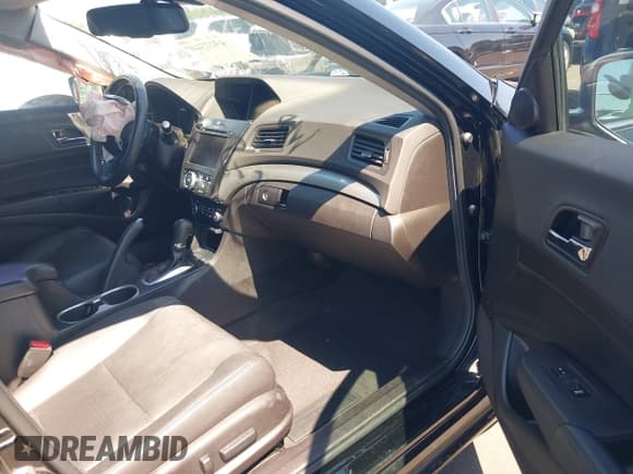 ✅ 2016 Acura ILX Premium • VIN: 19UDE2F79GA019865 • Lot: 43175109. Wystawiony na IAAI z przebiegiem 120 216 mil. Bezpłatny archiwum sprzedaży aukcyjnych z USA i szczegółowy raport historii pojazdu na DreamBid. Zdjęcie 5.