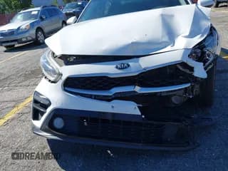 ✅ 2019 Kia Forte LXS • VIN: 3KPF24AD0KE138029 • Lot: 43482903. Wystawiony na IAAI z przebiegiem 114 287 mil. Bezpłatny archiwum sprzedaży aukcyjnych z USA i szczegółowy raport historii pojazdu na DreamBid. Zdjęcie 6.
