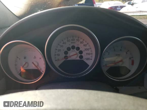 2007 Dodge Caliber SXT z VIN 1B3HB48B57D579307, wystawiony jako Copart lot #71852414 z przebiegiem Nie podano mil oraz Nie do naprawy • Non repairable. Historia ofert i sprzedaży dostępna na DreamBid. Obrazek 9.