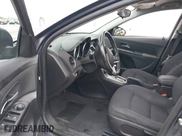 ✅ 2013 Chevrolet Cruze 1LT • VIN: 1G1PC5SB2D7284853 • Lot: 43273117. Wystawiony na IAAI z przebiegiem 124 640 mil mil. Skorzystaj z bezpłatnego archiwum sprzedaży aukcyjnych z USA i zobacz szczegółowy raport historii pojazdu na DreamBid. Zdjęcie 5.