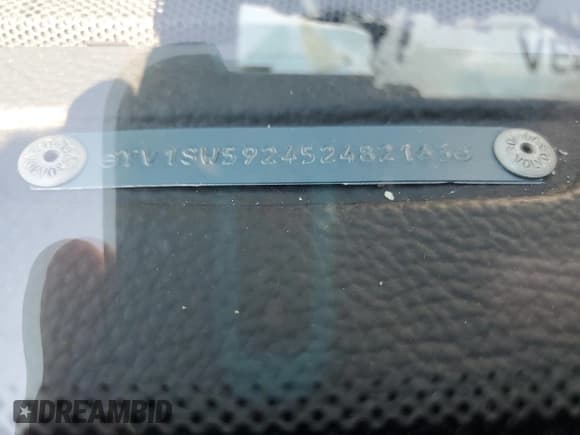 ✅ 2005 Volvo V70 • VIN: YV1SW592452482163 • Лот: 70008975. Опубликован ранее на Copart с пробегом 314 376 миль. Бесплатный доступ к архиву аукционных продаж из США и подробный отчёт об истории автомобиля на DreamBid. Изображение 12.