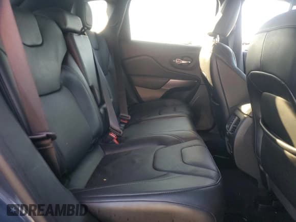 ✅ 2020 Jeep Cherokee Limited • VIN: 1C4PJMDXXLD622001 • Lot: 84011935. Wystawiony na Copart z przebiegiem 76 381 mil. Bezpłatny archiwum sprzedaży aukcyjnych z USA i szczegółowy raport historii pojazdu na DreamBid. Zdjęcie 11.