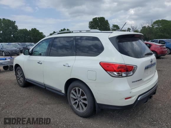 ✅ 2014 Nissan Pathfinder S • VIN: 5N1AR2MM1EC711145 • Lot: 61414965. Listed on Copart with 175,862 mi. Free auction sales archive from the USA and detailed vehicle history report at DreamBid. Image 2.