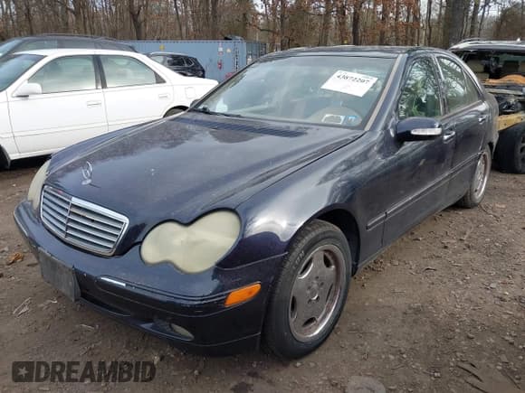 ✅ 2001 Mercedes-Benz C 320 • VIN: WDBRF64JX1F076513 • Lot: 43872207. Wystawiony na IAAI z przebiegiem 134 609 mil. Bezpłatny archiwum sprzedaży aukcyjnych z USA i szczegółowy raport historii pojazdu na DreamBid. Zdjęcie 2.