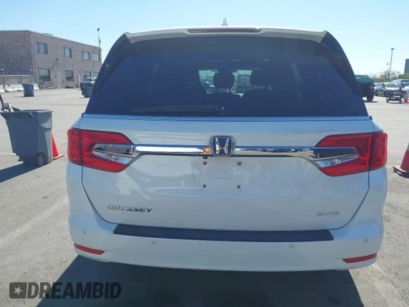 ✅ 2019 Honda Odyssey Elite • VIN: 5FNRL6H94KB103978 • Лот: 43376297. Опубликован ранее на IAAI с пробегом 76 684 миль. Бесплатный доступ к архиву аукционных продаж из США и подробный отчёт об истории автомобиля на DreamBid. Изображение 6.