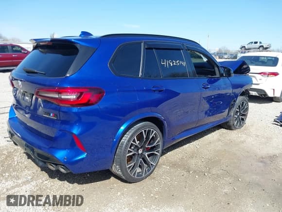 ✅ 2022 BMW X5 M • VIN: 5YMJU0C00N9M64484 • Лот: 41825141. Опубликован ранее на IAAI с пробегом Не указан. Бесплатный доступ к архиву аукционных продаж из США и подробный отчёт об истории автомобиля на DreamBid. Изображение 4.