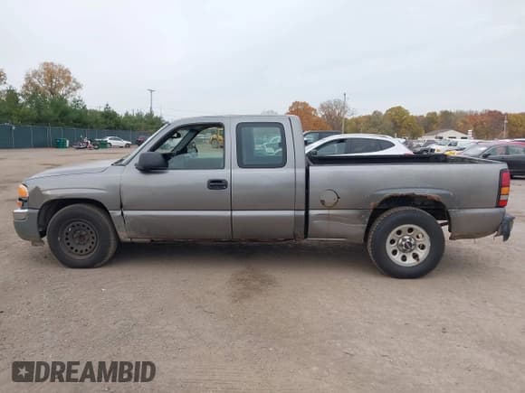 ✅ 2007 GMC Sierra 1500 Work Truck • VIN: 1GTEC19X87Z182734 • Lot: 43564728. Wystawiony na IAAI z przebiegiem 286 961 mil. Bezpłatny archiwum sprzedaży aukcyjnych z USA i szczegółowy raport historii pojazdu na DreamBid. Zdjęcie 14.