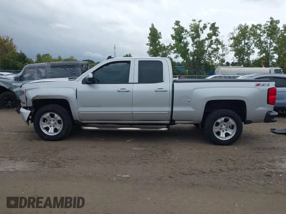 ✅ 2019 Chevrolet Silverado 1500 LT • VIN: 2GCVKPEC9K1101198 • Lot: 43149315. Wystawiony na IAAI z przebiegiem 106 346 mil. Bezpłatny archiwum sprzedaży aukcyjnych z USA i szczegółowy raport historii pojazdu na DreamBid. Zdjęcie 14.