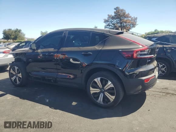 ✅ 2023 Volvo C40 Plus • VIN: YV4ED3GL7P2035500 • Лот: 72100045. Опубликован ранее на Copart с пробегом 29 791 миль. Бесплатный доступ к архиву аукционных продаж из США и подробный отчёт об истории автомобиля на DreamBid. Изображение 2.