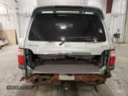 ✅ 2004 Lexus LX 470 • VIN: JTJHT00W843548361 • Lot: 76465204. Wystawiony na Copart z przebiegiem 257 543 mil. Bezpłatny archiwum sprzedaży aukcyjnych z USA i szczegółowy raport historii pojazdu na DreamBid. Zdjęcie 6.