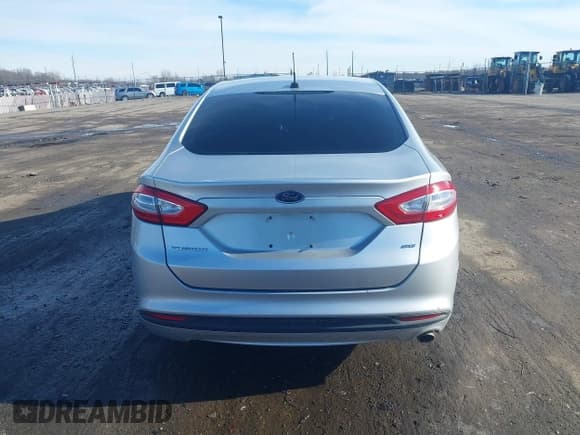 ✅ 2013 Ford Fusion SE • VIN: 3FA6P0H72DR200204 • Lot: 41212133. Wystawiony na IAAI z przebiegiem 126 830 mil. Bezpłatny archiwum sprzedaży aukcyjnych z USA i szczegółowy raport historii pojazdu na DreamBid. Zdjęcie 16.