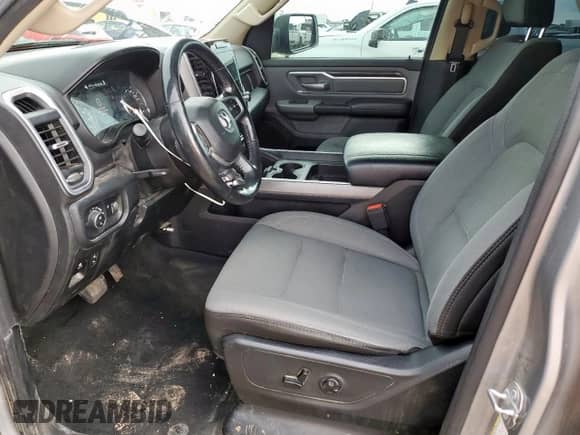 2020 Ram 1500 Big Horn z VIN 1C6SRFFT5LN167293, wystawiony jako Copart lot #67079115 z przebiegiem 148 722 mil mil oraz Szkoda całkowita • Salvage title. Historia ofert i sprzedaży dostępna na DreamBid. Obrazek 7.