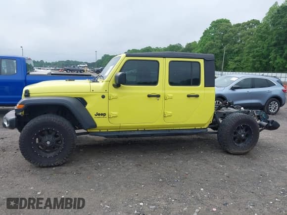 ✅ 2023 Jeep Gladiator Sport S • VIN: 1C6HJTAG8PL535820 • Лот: 42061745. Опубликован ранее на IAAI с пробегом 62 000 миль. Бесплатный доступ к архиву аукционных продаж из США и подробный отчёт об истории автомобиля на DreamBid. Изображение 14.
