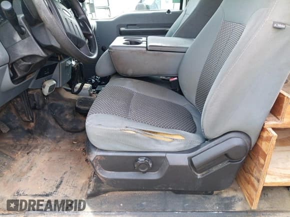 ✅ 2012 Ford F-250 XL • VIN: 1FT7X2B69CEC06299 • Лот: 42631380. Опубликован ранее на IAAI с пробегом 113 834 миль. Бесплатный доступ к архиву аукционных продаж из США и подробный отчёт об истории автомобиля на DreamBid. Изображение 1.