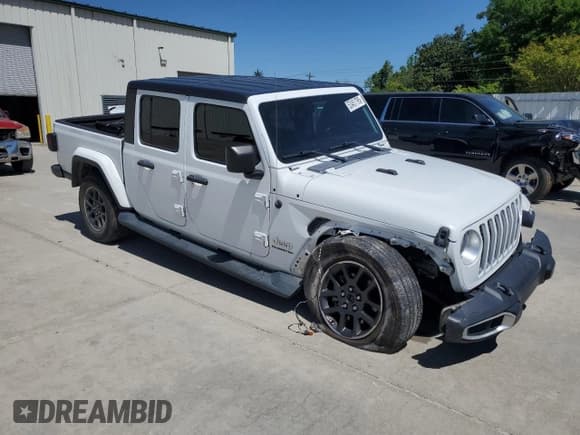 ✅ 2020 Jeep Gladiator Overland • VIN: 1C6HJTFG3LL129835 • Lot: 53451795. Listed on Copart with 48,088 mi. Free auction sales archive from the USA and detailed vehicle history report at DreamBid. Image 4.