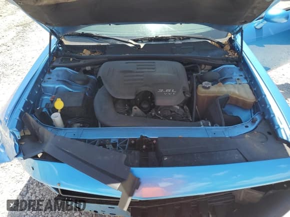 ✅ 2015 Dodge Challenger SXT Plus • VIN: 2C3CDZBGXFH906259 • Lot: 55769024. Wystawiony na Copart z przebiegiem 107 484 mil. Bezpłatny archiwum sprzedaży aukcyjnych z USA i szczegółowy raport historii pojazdu na DreamBid. Zdjęcie 11.