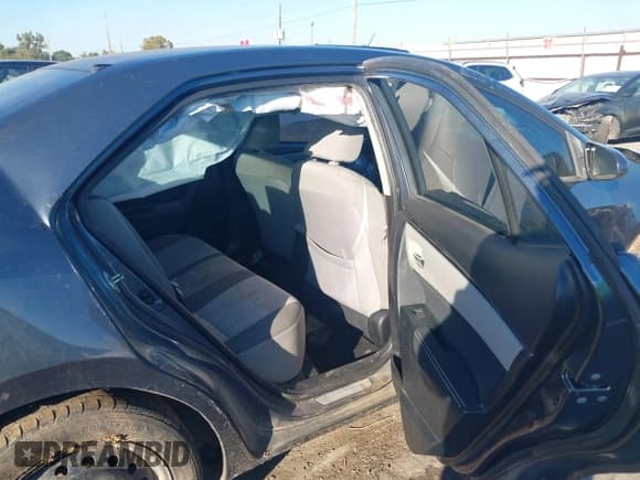 ✅ 2017 Toyota Corolla SE • VIN: 5YFBURHE5HP630938 • Lot: 43611920. Listed on IAAI with 151,974 mi. Free auction sales archive from the USA and detailed vehicle history report at DreamBid. Image 8.