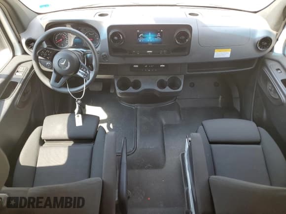 ✅ 2023 Mercedes-Benz Sprinter Cargo • VIN: W1Y40BHYXPT146045 • Лот: 65783765. Опубликован ранее на Copart с пробегом 50 460 миль. Бесплатный доступ к архиву аукционных продаж из США и подробный отчёт об истории автомобиля на DreamBid. Изображение 8.