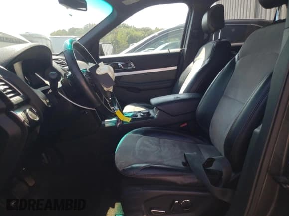 ✅ 2017 Ford Explorer XLT • VIN: 1FM5K8D81HGB18636 • Lot: 70666574. Listed on Copart with 185,706 mi. Free auction sales archive from the USA and detailed vehicle history report at DreamBid. Image 7.