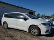 ✅ 2025 Chrysler Pacifica Select • VIN: 2C4RC1BG4SR552009 • Lot: 92821135. Listed on Copart with 23,643 mi. Free auction sales archive from the USA and detailed vehicle history report at DreamBid. Image 4.