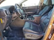 ✅ 2017 Kia Sportage EX • VIN: KNDPNCAC7H7099980 • Lot: 96187555. Wystawiony na Copart z przebiegiem 83 324 mil. Bezpłatny archiwum sprzedaży aukcyjnych z USA i szczegółowy raport historii pojazdu na DreamBid. Zdjęcie 7.