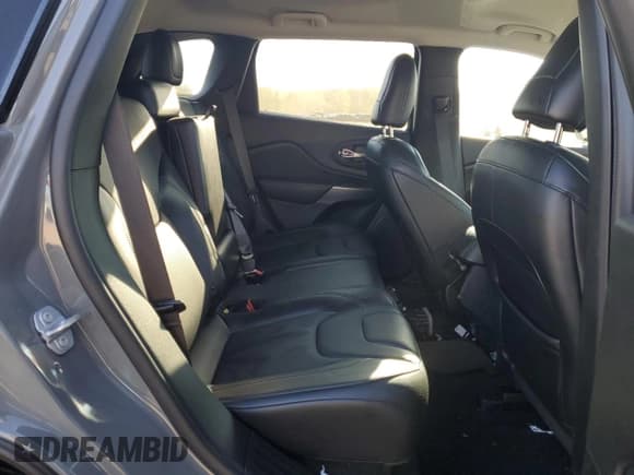 ✅ 2019 Jeep Cherokee Limited • VIN: 1C4PJLDB3KD443747 • Лот: 81944185. Опубликован ранее на Copart с пробегом 89 392 миль. Бесплатный доступ к архиву аукционных продаж из США и подробный отчёт об истории автомобиля на DreamBid. Изображение 11.