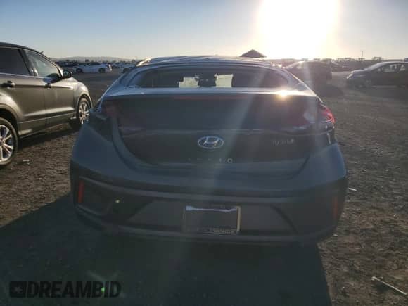 ✅ 2020 Hyundai Ioniq SE • VIN: KMHC75LC8LU232320 • Лот: 80701724. Размещён на Copart с пробегом 75 684 миль миль. Получите бесплатный доступ к архиву аукционных продаж из США и посмотрите подробный отчёт об истории автомобиля на DreamBid. Изображение 6.