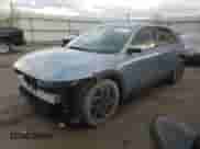 2023 Hyundai Ioniq 5 SE z VIN KM8KMDAF5PU214777, wystawiony jako Copart lot #39303114 z przebiegiem 5 713 mil mil oraz . Historia ofert i sprzedaży dostępna na DreamBid. Obrazek 1.