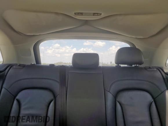 ✅ 2015 Audi Q3 Premium Plus • VIN: WA1EFCFS0FR006863 • Lot: 81391715. Wystawiony na Copart z przebiegiem 140 602 mil. Bezpłatny archiwum sprzedaży aukcyjnych z USA i szczegółowy raport historii pojazdu na DreamBid. Zdjęcie 10.