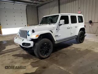 ✅ 2021 Jeep Wrangler Unlimited Sahara Altitude • VIN: 1C4HJXEG4MW633909 • Лот: 66879555. Опубликован ранее на Copart с пробегом 32 609 миль. Бесплатный доступ к архиву аукционных продаж из США и подробный отчёт об истории автомобиля на DreamBid. Изображение 1.