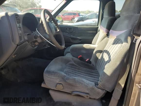 2000 Chevrolet Blazer LS с VIN 1GNCS13W7Y2376702, выставлен на аукционе Copart как лот 52489605 с пробегом 137 692 миль миль и Списание • Salvage title. История ставок и продаж доступна на DreamBid. Изображение 7.