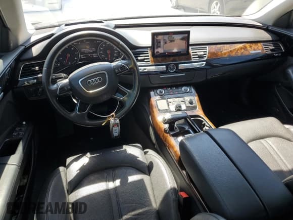 ✅ 2018 Audi A8 • VIN: WAU44AFD0JN000880 • Лот: 54751235. Опубликован ранее на Copart с пробегом 76 161 миль. Бесплатный доступ к архиву аукционных продаж из США и подробный отчёт об истории автомобиля на DreamBid. Изображение 8.