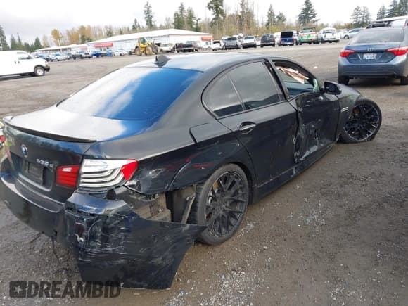 ✅ 2016 BMW 5 Series 535d • VIN: WBAXA5C57GG042082 • Lot: 43714663. Listed on IAAI with 95,771 mi. Free auction sales archive from the USA and detailed vehicle history report at DreamBid. Image 4.