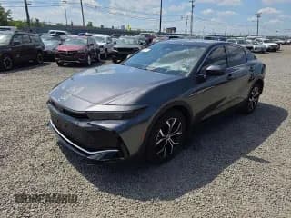 ✅ 2023 Toyota Crown XLE • VIN: JTDAAAAF8P3010262 • Лот: 86475745. Опубликован ранее на Copart с пробегом 6 061 миль. Бесплатный доступ к архиву аукционных продаж из США и подробный отчёт об истории автомобиля на DreamBid. Изображение 1.