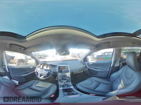 ✅ 2016 Volvo XC60 T5 Platinum • VIN: YV4612RM1G2820480 • Лот: 67959215. Опубликован ранее на Copart с пробегом 46 730 миль. Бесплатный доступ к архиву аукционных продаж из США и подробный отчёт об истории автомобиля на DreamBid. Изображение 15.