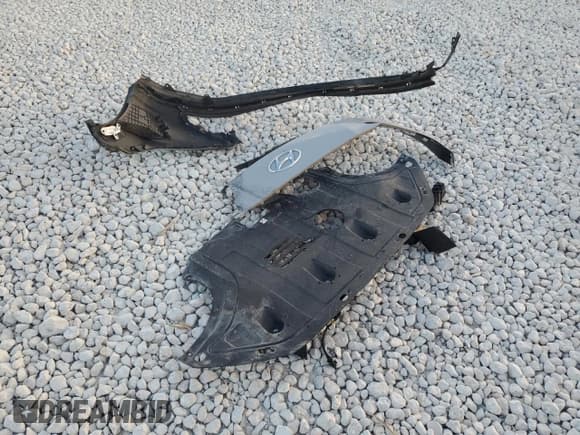 ✅ 2022 Hyundai Kona SEL • VIN: KM8K62AB3NU767209 • Lot: 82507665. Listed on Copart with 9,865 mi. Free auction sales archive from the USA and detailed vehicle history report at DreamBid. Image 13.