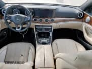 ✅ 2017 Mercedes-Benz E 300 Luxury • VIN: WDDZF4JB9HA035502 • Лот: 85559195. Опубликован ранее на Copart с пробегом Не указан. Бесплатный доступ к архиву аукционных продаж из США и подробный отчёт об истории автомобиля на DreamBid. Изображение 8.